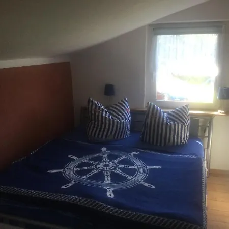 アパート Ferienwohnung Am Stettiner Haff